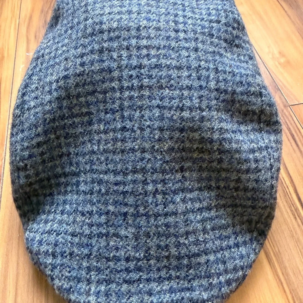 Banana Republic unisex newboy Blue/gray plaid Cap